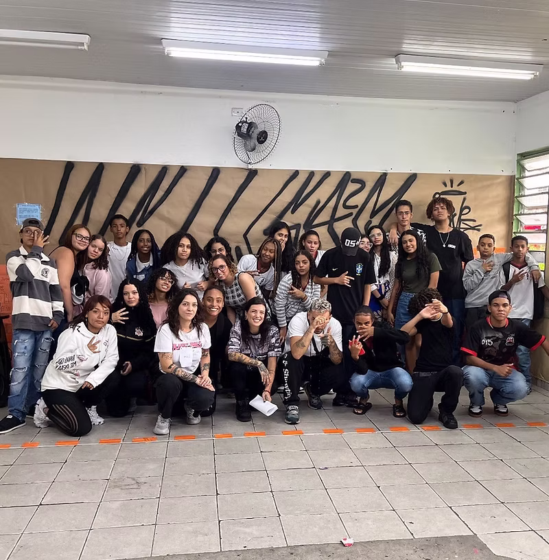 Bate-papo com adolescentes na escola